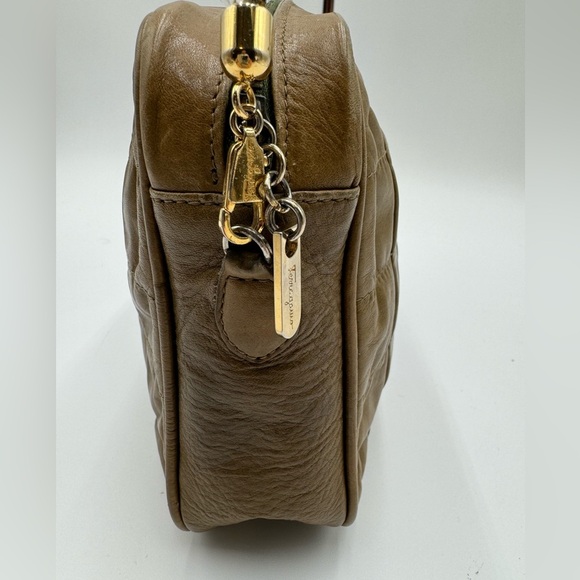 Salvatore Ferragamo-Authentic-Crossbody Camera Bag Green - Picture 3 of 16